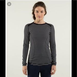 NWOT Lululemon base runner size 4 long sleeve